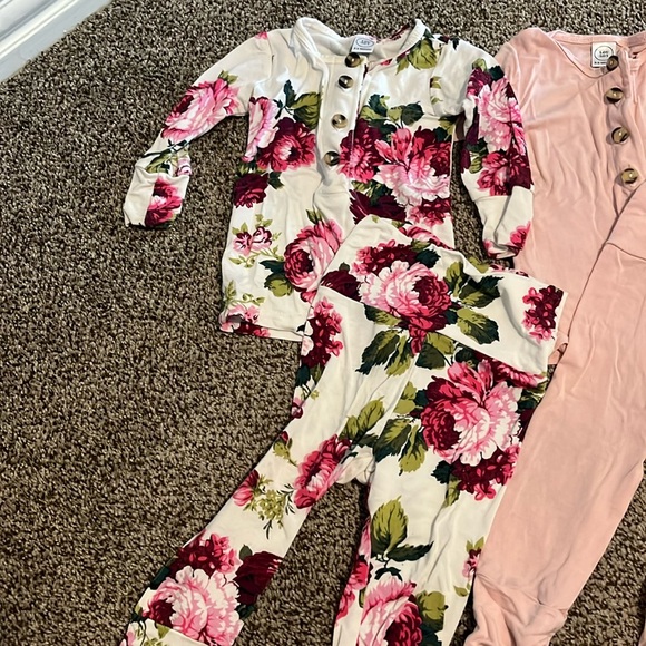 Lou Lou and Company Bundle of 2 Two Piece Tops and Bottoms Sets Floral and Pink - Picture 2 of 4